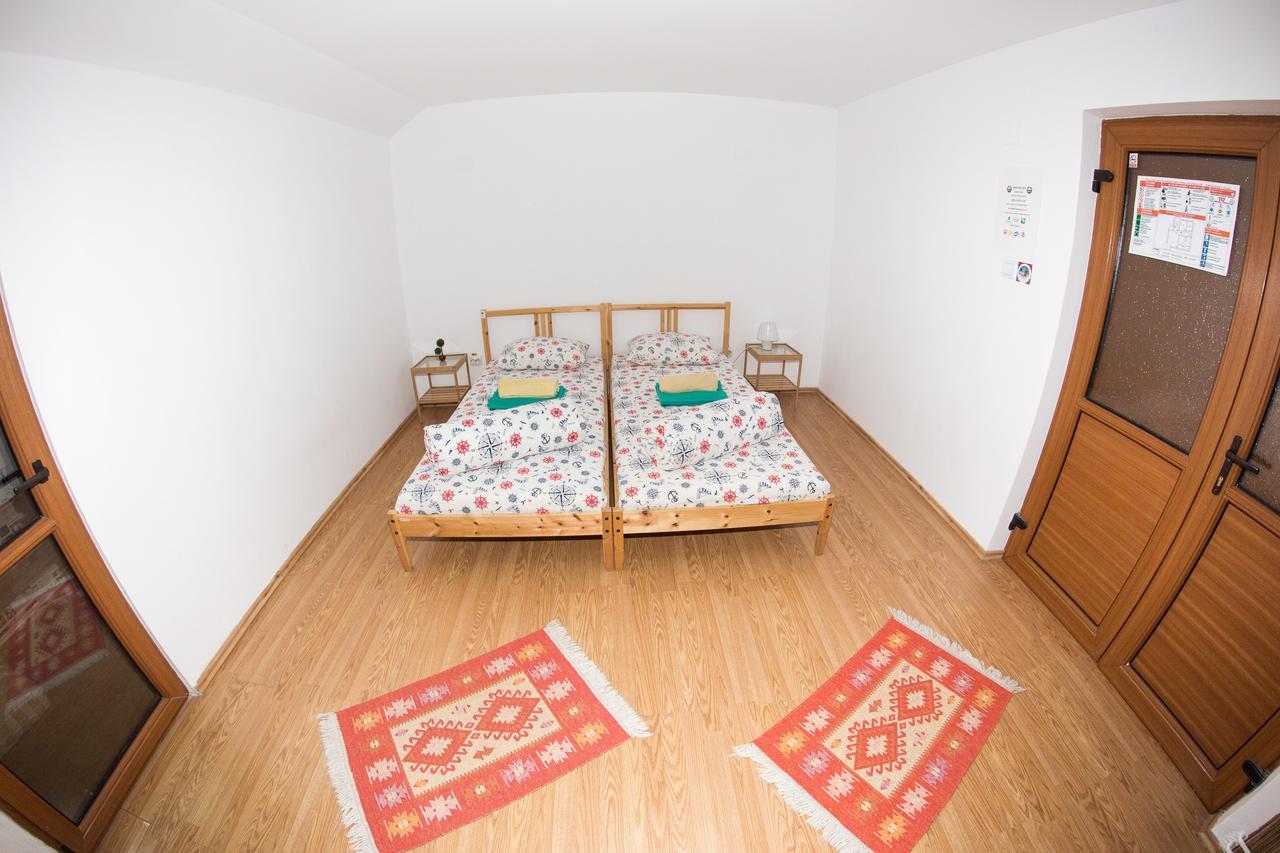 Exit Routine Hostel Timisoara Room photo